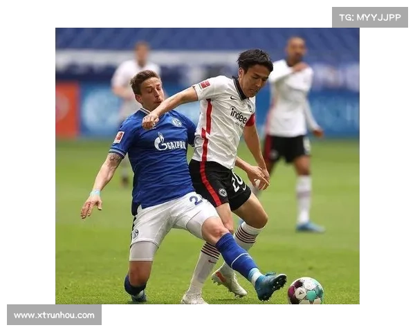 如何分析法尔范在沙尔克04的场上位置及其战术作用