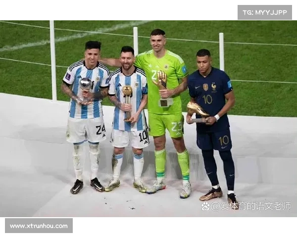 德塞利晒与德尚洛里合照 三人并列法国队长次数最多纪录