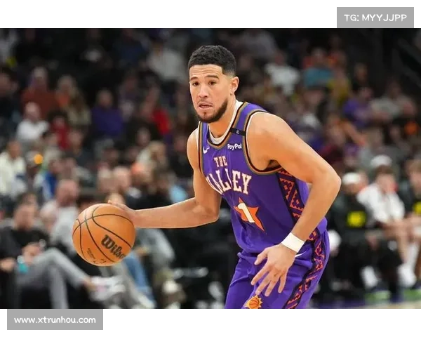 德文·布克展现全能篮球技巧成就多面手球员形象